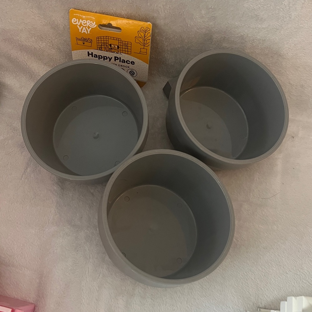 EveryYay Gray Dog Water Crocks